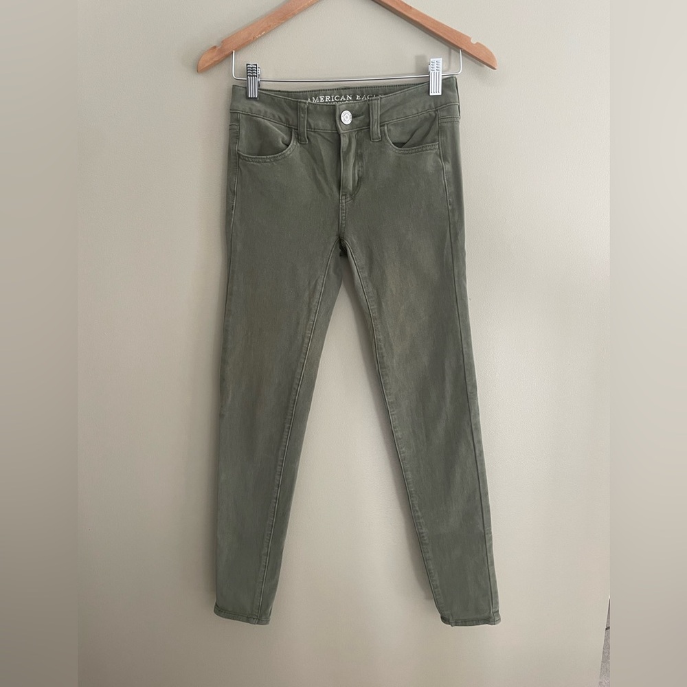 American Eagle Outfitters: Olive Green Jeans - Picture 13 of 17